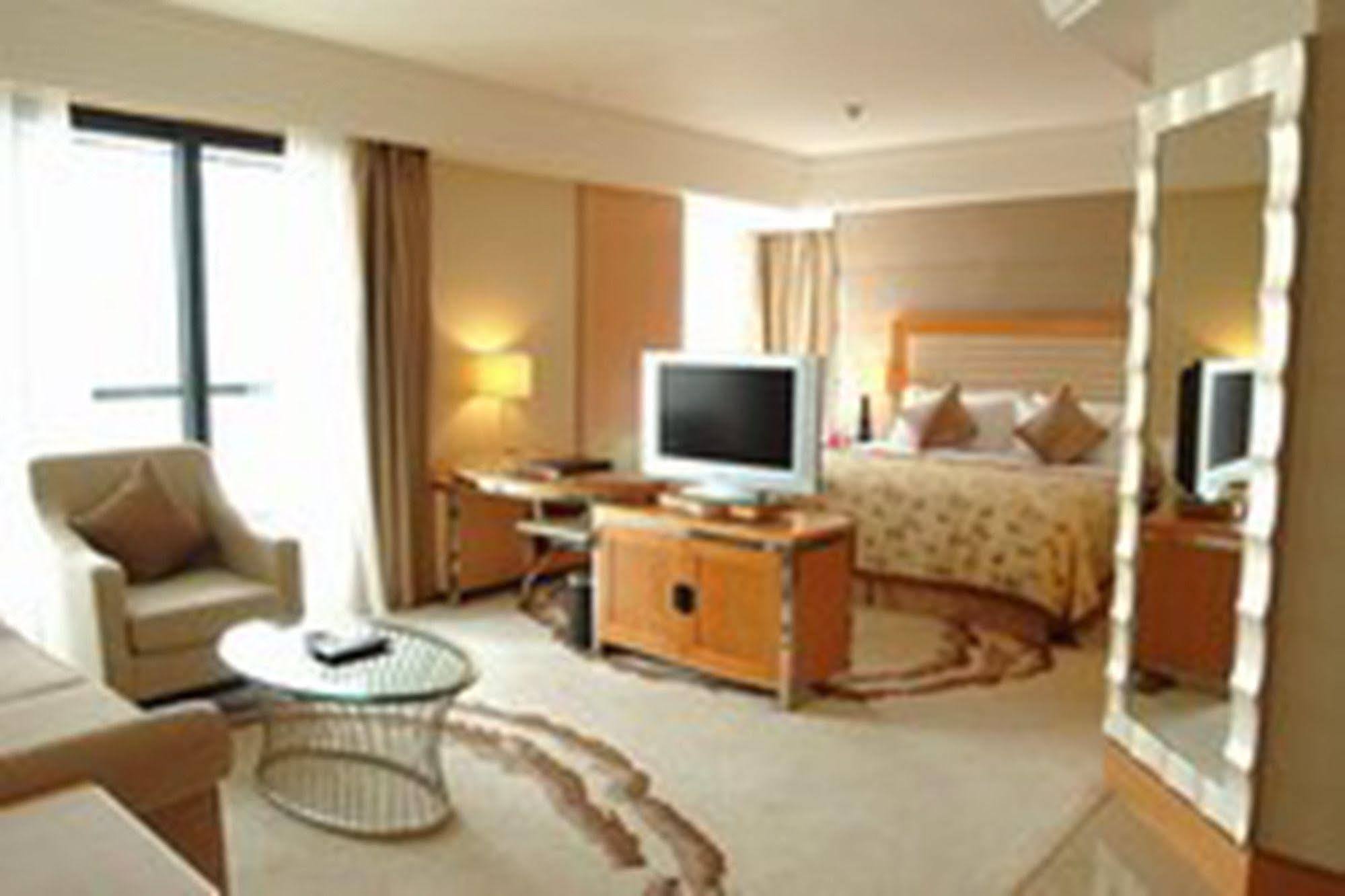 Ldf All Suites Hotel Шанхай Экстерьер фото